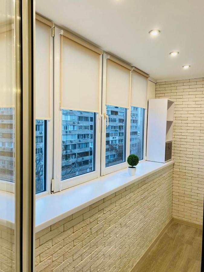 Квартира По Адресу Дружбы Народов 8А Kyiv Exterior photo
